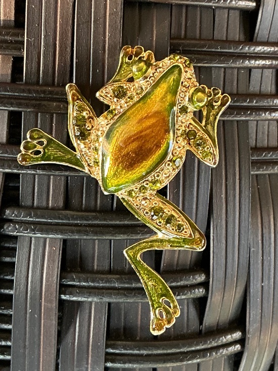 Vintage Jewelry - Vintage Leaping Frog Pin Green Enamel Rhinestone Unsigned Liz Claiborne 1980s